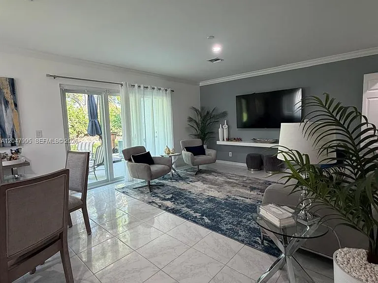 1428 SW 47th Ave — Photo 12