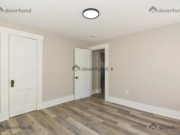 377 Union Ave #9 — Photo 16