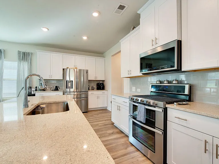 4009 Woodland View Dr — Photo 15