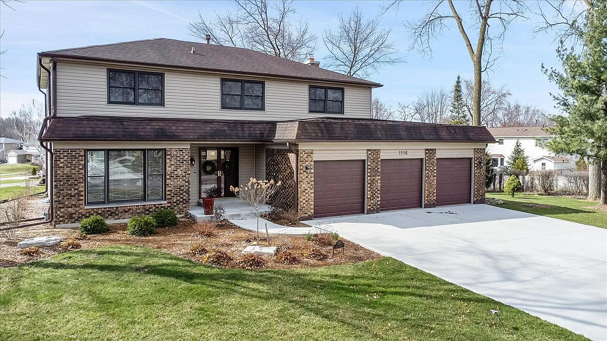 1116 Sara Ln photo 1