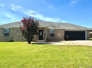 185 Laurel St, Lone Grove, OK 73443