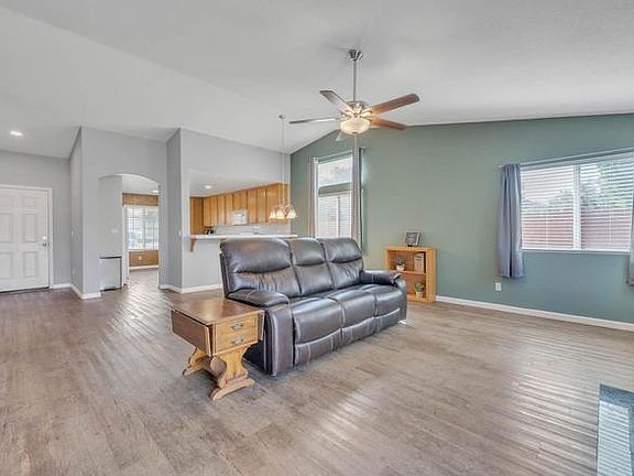 5th image of 9804 Savonna Ct