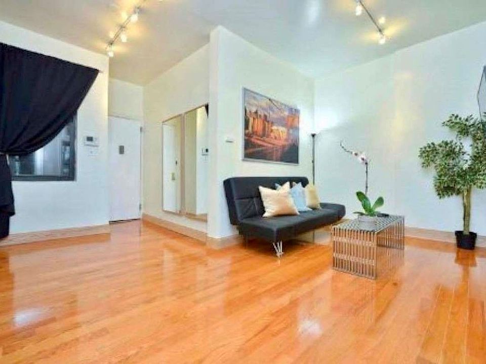1st image of 1121 1st Ave #2B