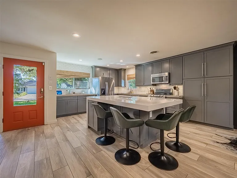 3010 Conway St — Photo 11