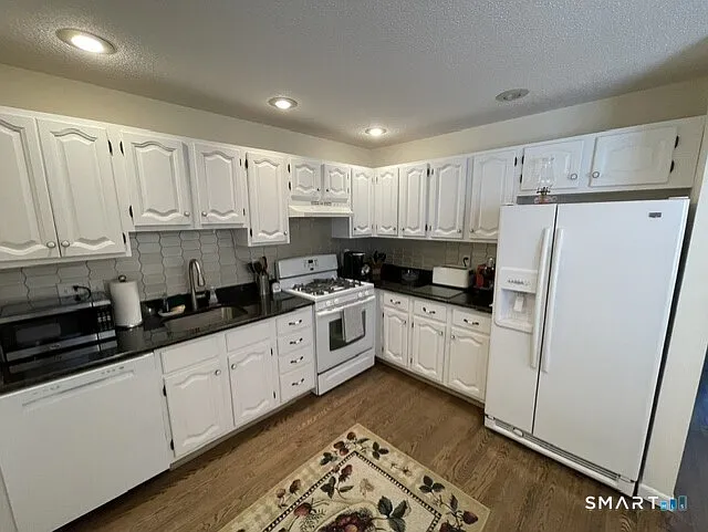 601 Foxboro Dr #601 — Photo 8