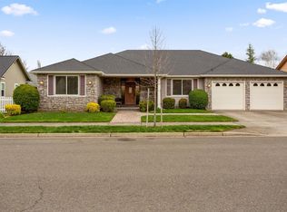 668 Silver Creek Dr, Central Point, OR 97502