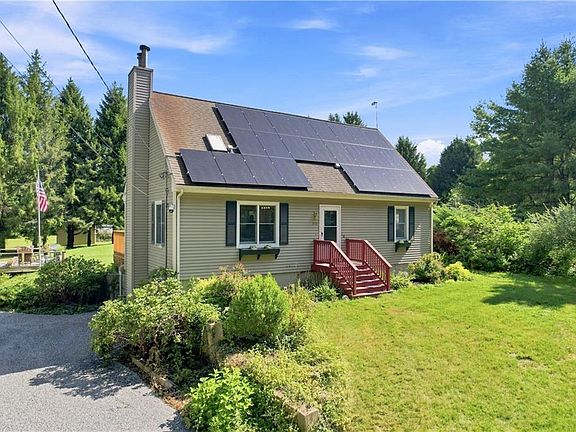 5th image of 218 Shannock Hill Rd