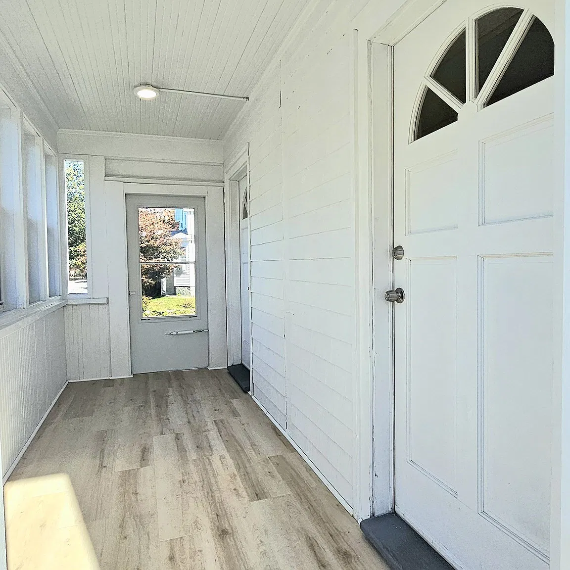 3 bed, 1.5 bath, 1020 sqft, $3,400 — Photo 2