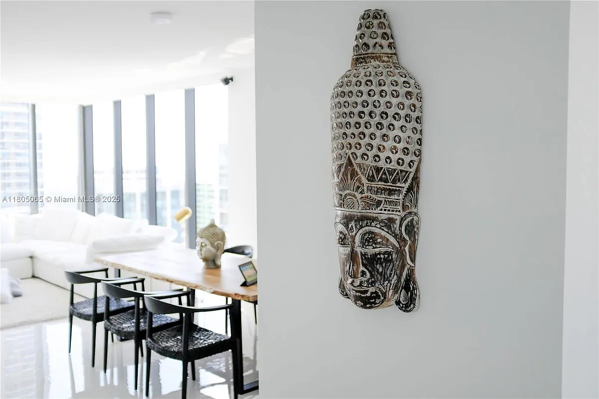 Building Photo - 1010 Brickell Ave #4205