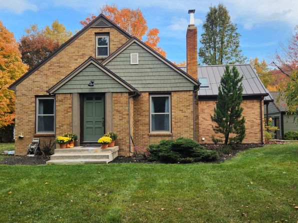 3501 Lake Dr SE, Grand Rapids, MI 49546