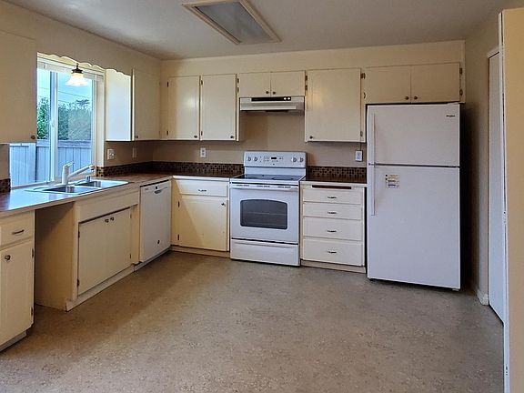 4th image of 2615 Mountain View Ave W APT 8-A