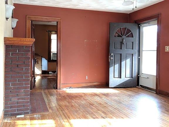 3rd image of 141 Hawthorne St