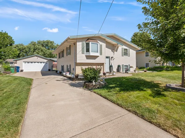 4501 65th St, Urbandale, IA 50322