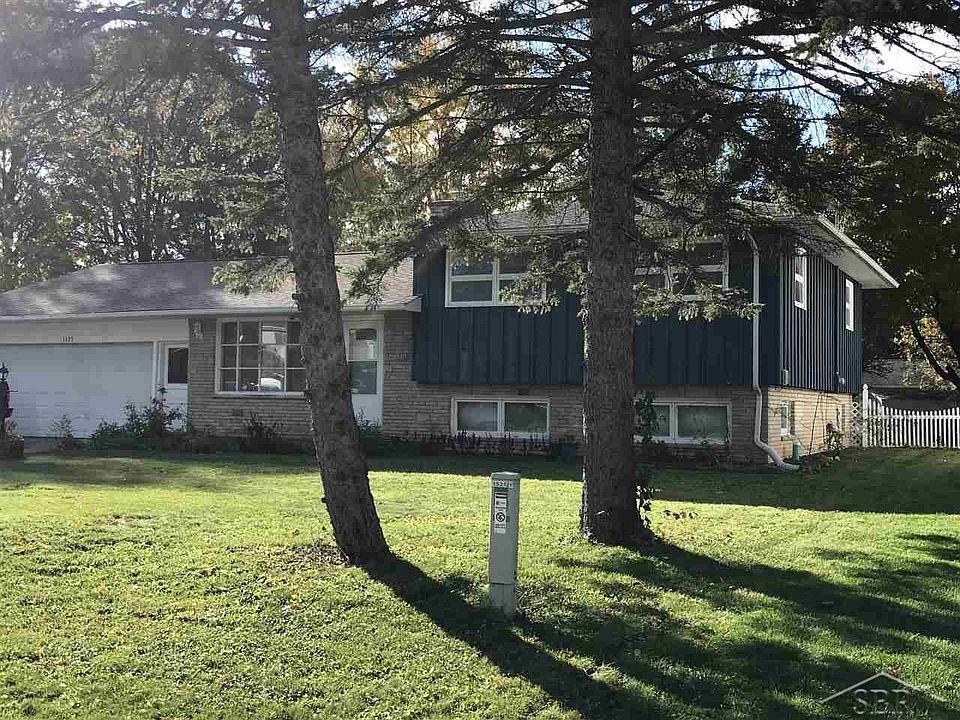 1st image of 1525 Vancouver Dr