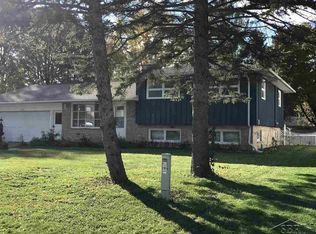 1525 Vancouver Dr, Saginaw, MI 48638
