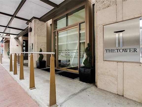5th image of 500 Throckmorton St APT 1408