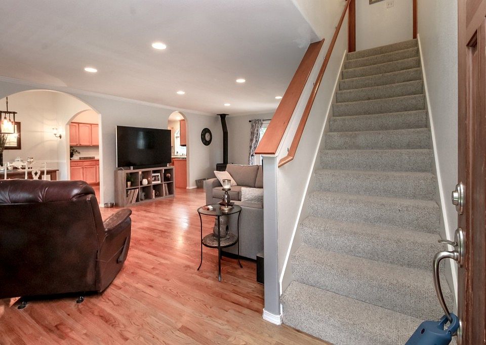 1st image of 10019 438th Street Ct E