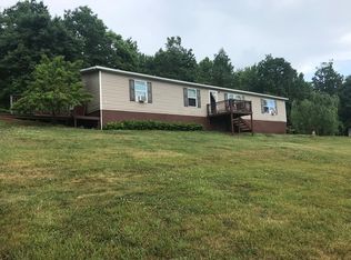 283 Chestnut Tower Ln, Max Meadows, VA 24360