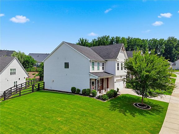 2nd image of 316 Coppergate Ct