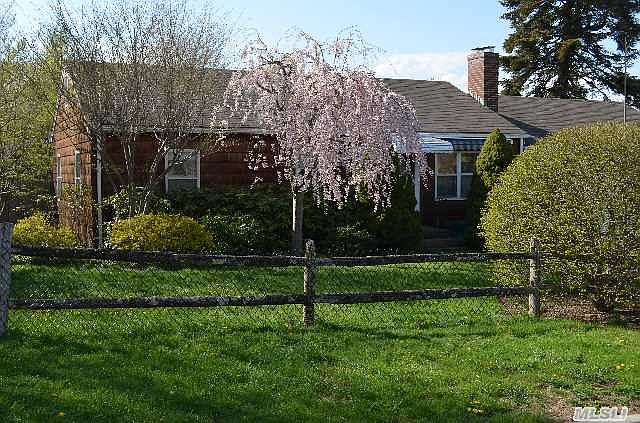 1st image of 10 Underhill Ave