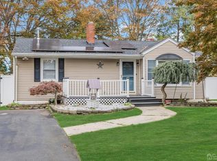 1565 Holly Rd, North Brunswick, NJ 08902