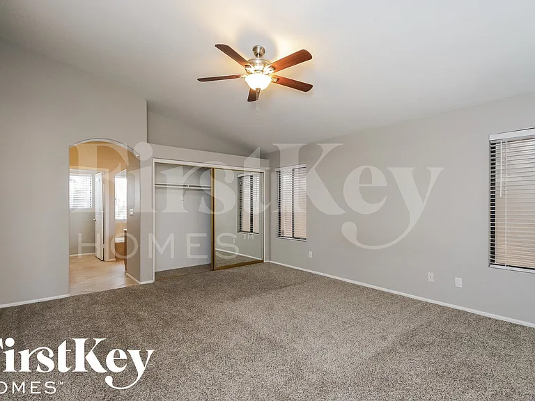 306 E Vaughn Ave — Photo 8