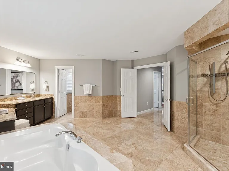 7351 Nicole Marie Ct — Photo 16