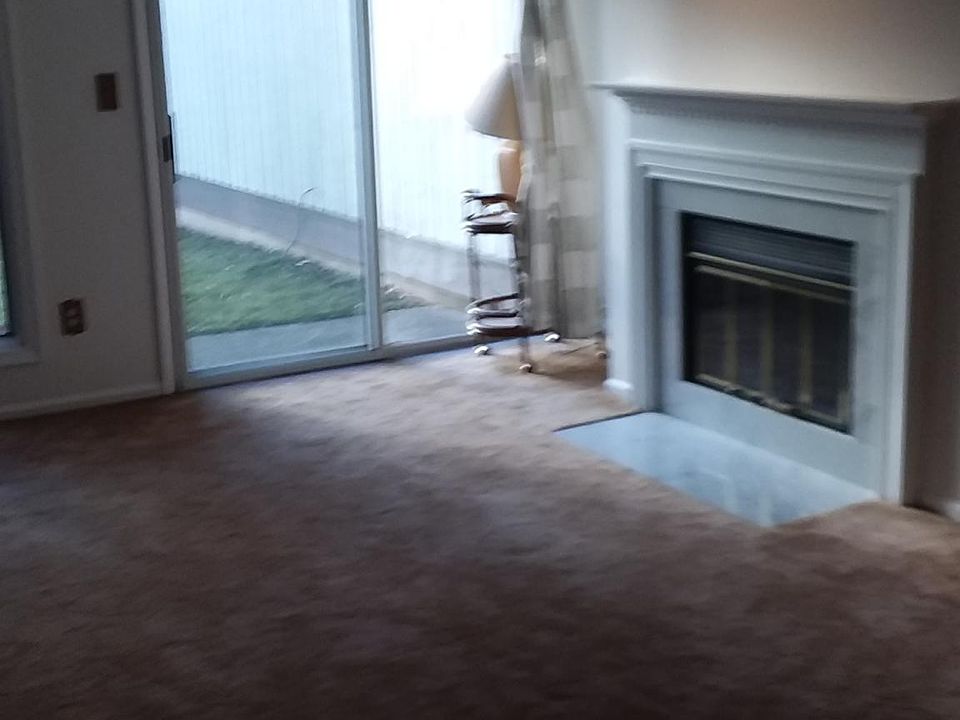 1st image of 54 Meadowview Ct #2