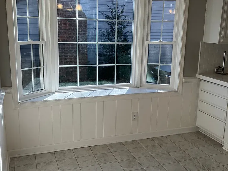 1018 Jefferson Rd — Photo 10