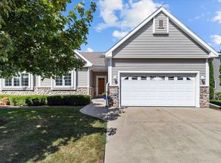 2312 Caribou Ln, Grafton, WI