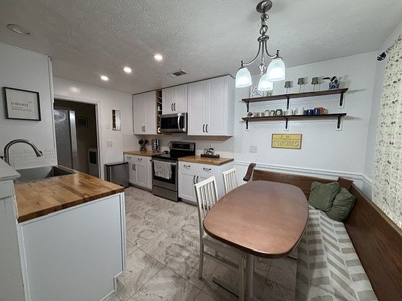 5th image of 5719 Sandy View Dr