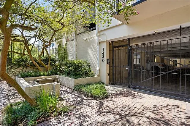 1430 Jackson Ave #205 — Photo 3