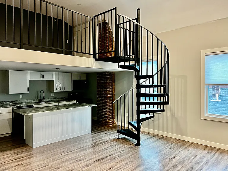 84 Main St #5 — Photo 1
