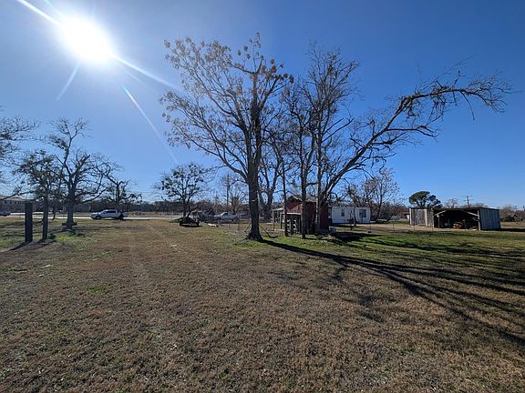 3rd image of 17941 State Highway 36 S