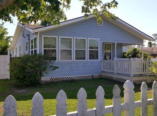 807 Waveland Ave, Waveland, MS 39576