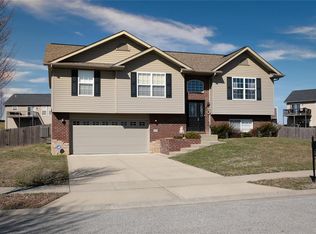 904 Silverlink Dr, O Fallon, IL 62269