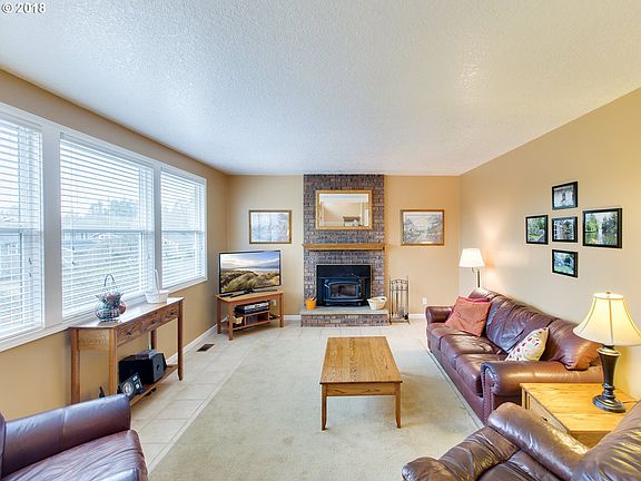4th image of 1548 SE 51st Ave