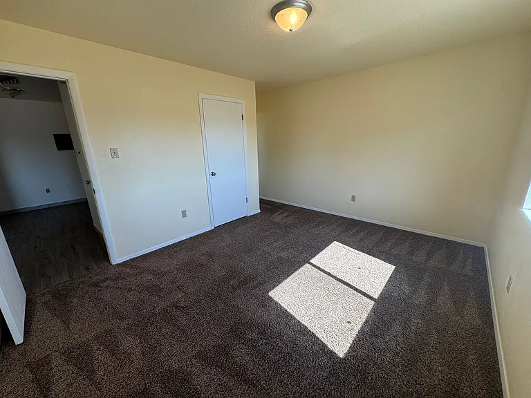 Norman Ln — Photo 14