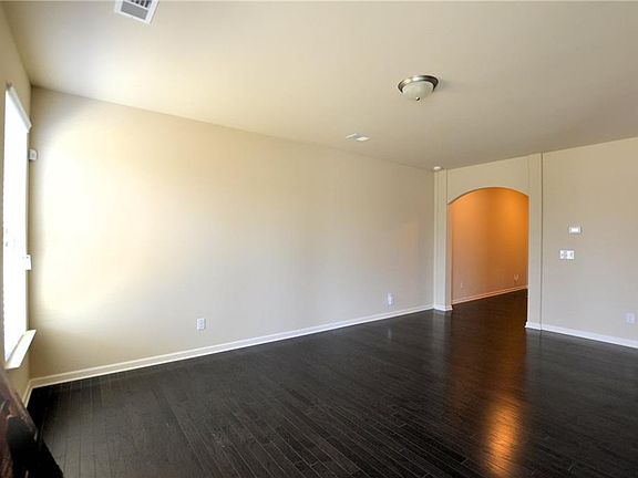 5th image of 7113 Creeksong Dr