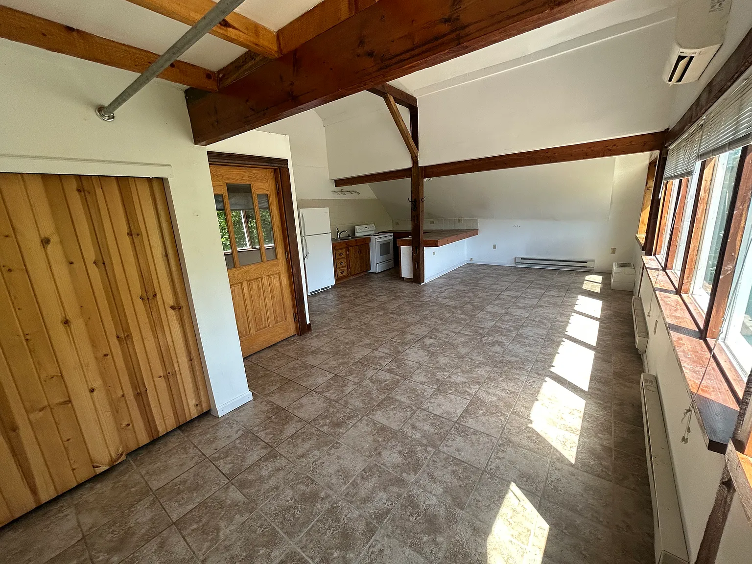 Studio, 650 sqft, $795 — Photo 3