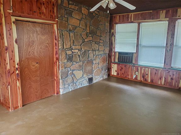 3rd image of 33 Brookwood Dr