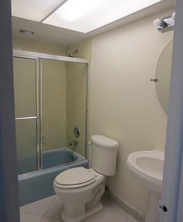 5th image of 301 Bonaventure Blvd APT 10