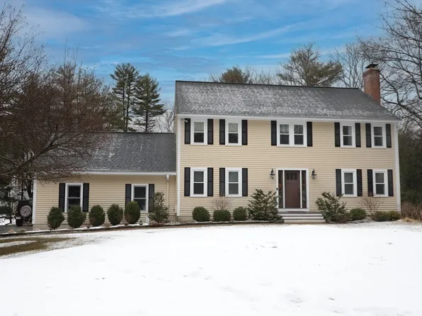990 Forest St, North Andover, MA 01845