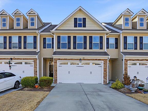 2nd image of 128 Wembley Dr