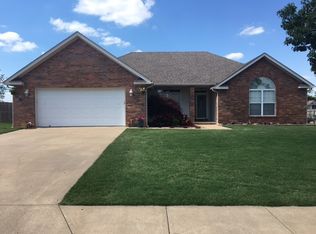 238 Pine Meadow Dr, Farmington, AR 72730
