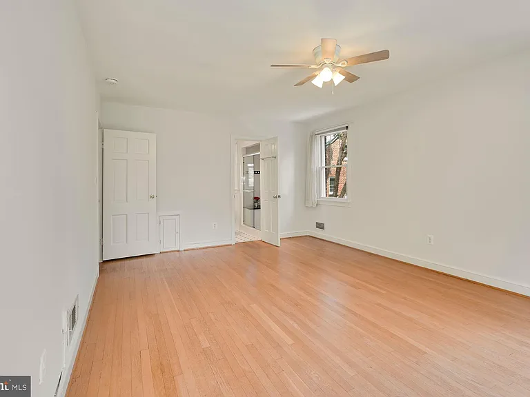 4505 Alton Pl NW — Photo 20