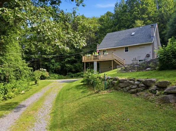 87 B Hill Road, Pownal, VT 05261