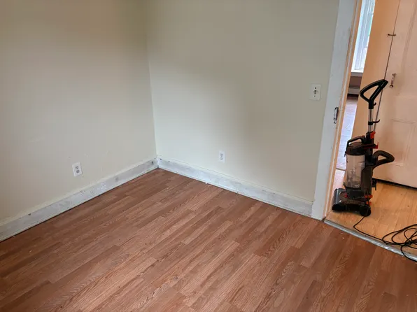 21 Broad St, Washington, NJ 07882