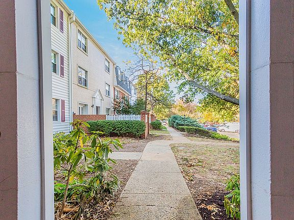 Looking back toward walkway 