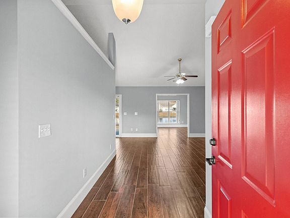 4th image of 322 Kildare Ct.